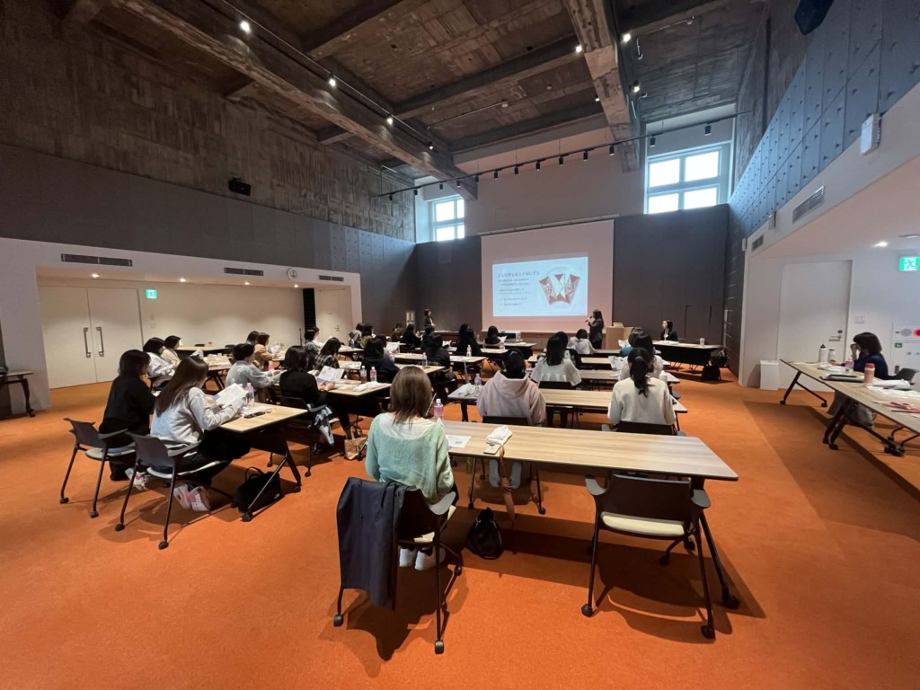 群馬県内企業で実施した女性社員向けフェムケア研修の様子